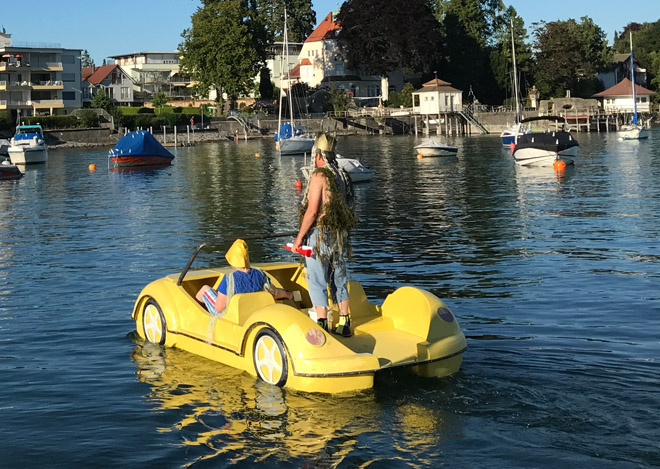 Tretboot Bettle gelb Neptun Wasserburg Bodensee